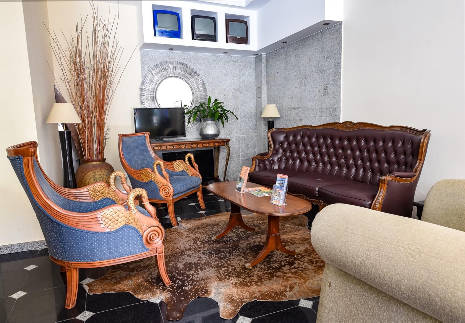 Residencial Colombo Bed & Breakfast Funchal  Ngoại thất bức ảnh