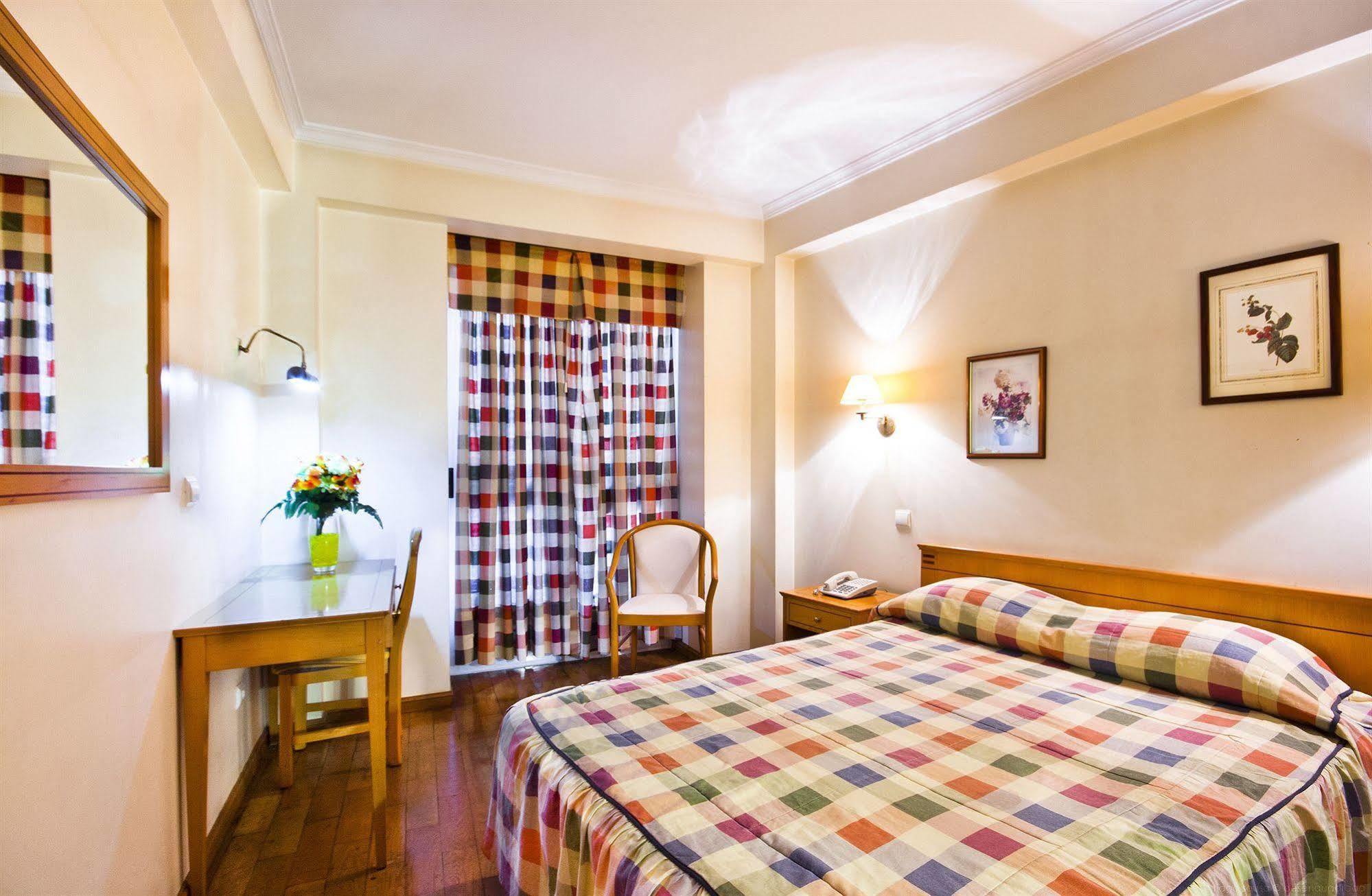 Residencial Colombo Bed & Breakfast Funchal  Ngoại thất bức ảnh