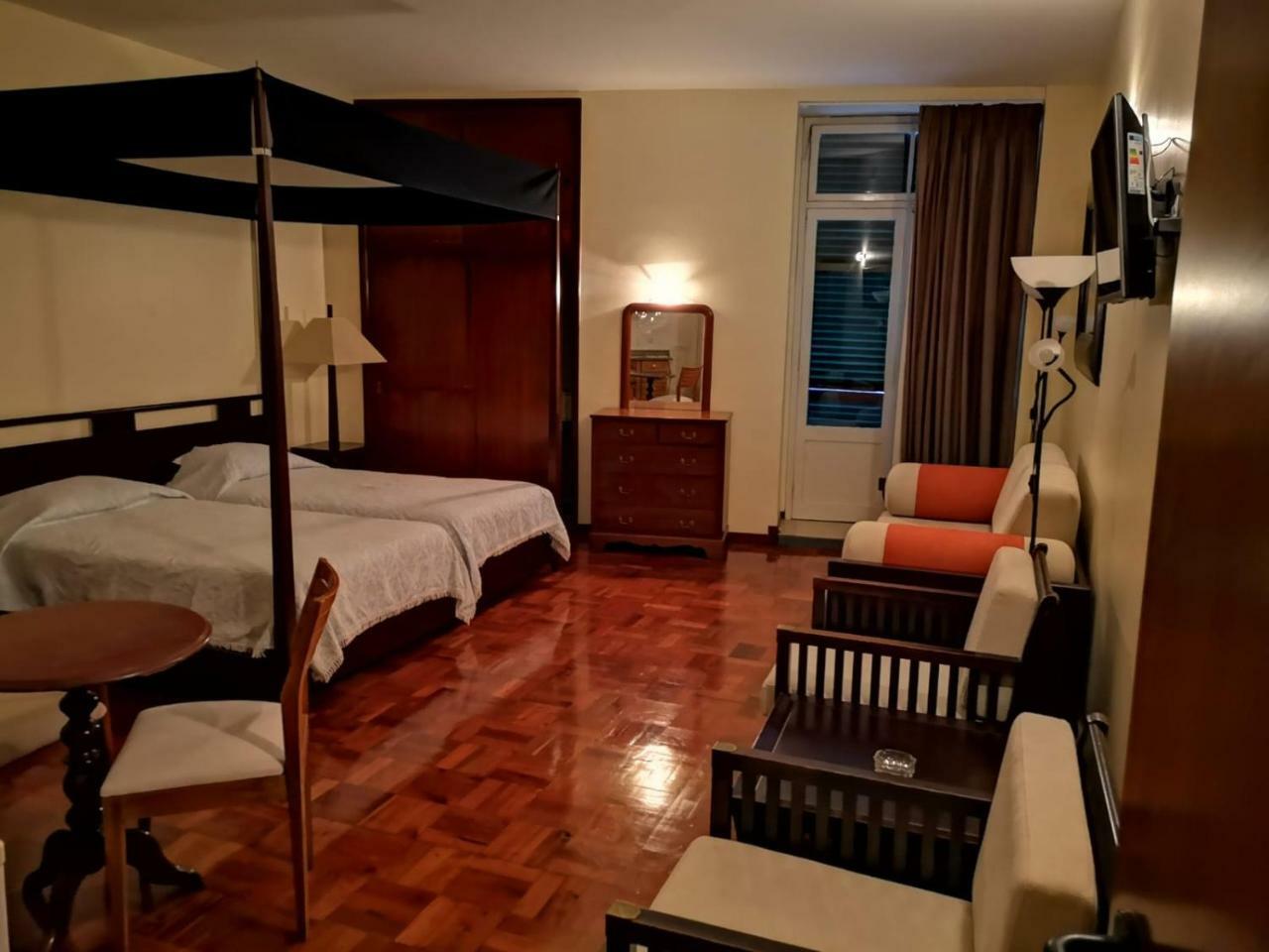 Residencial Colombo Bed & Breakfast Funchal  Ngoại thất bức ảnh